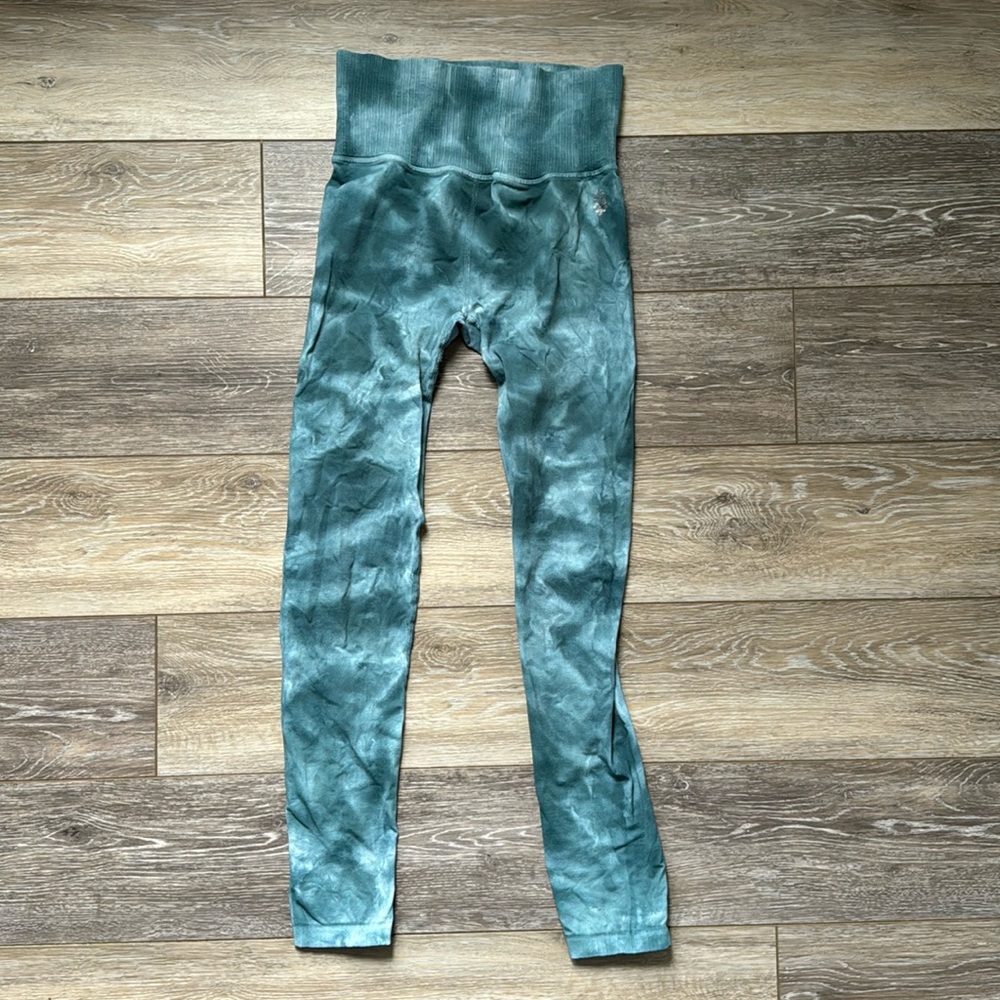Good Karma Tie Dye Leggings, small